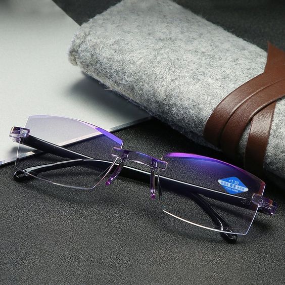 Limited-Time Offer: Buy 1 Get 1 FREE on Rimless Auto Focus Reading Glasses – Only ₹599